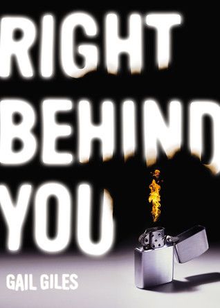 Download Right Behind You PDF by Gail Giles